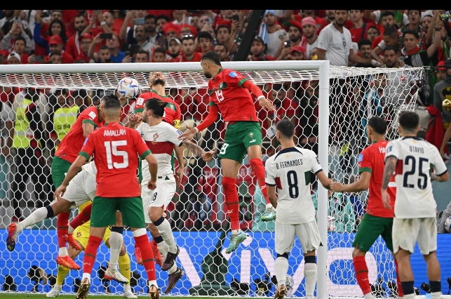 Coupe du monde 2022 : le Maroc accède aux demi-finales et écrit l’histoire grâce à une défense royale