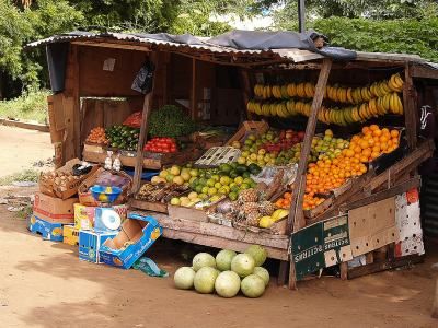 SAHM: Les vendeurs de fruits et de légumes rient jaune