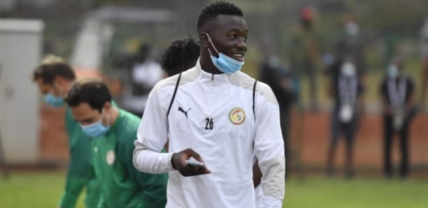 Transfert : Un club de Premier League se lance sur le Sénégalais Pape Gueye
